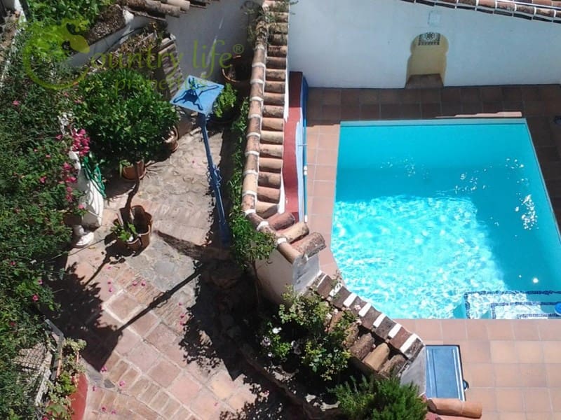 6 soveværelse Finca/Landehus til salg i Comares - € 324.500 (Ref: 8889308)