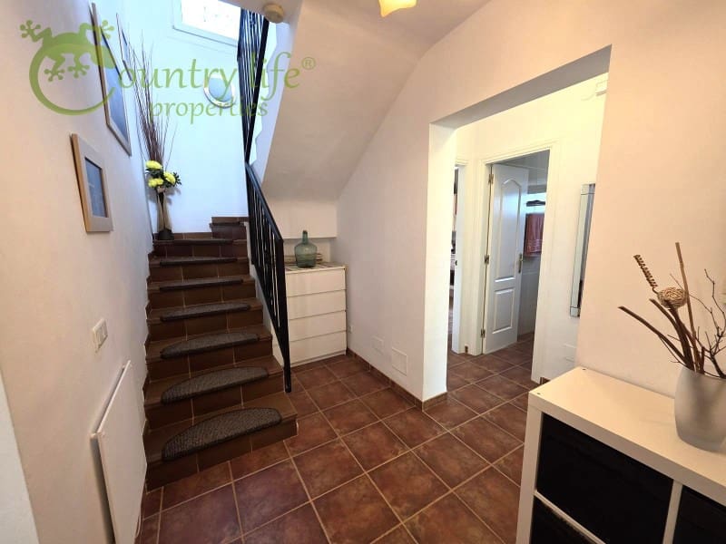 4 soveværelse Villa til salg i Alcaucin - € 335.000 (Ref: 9020940)