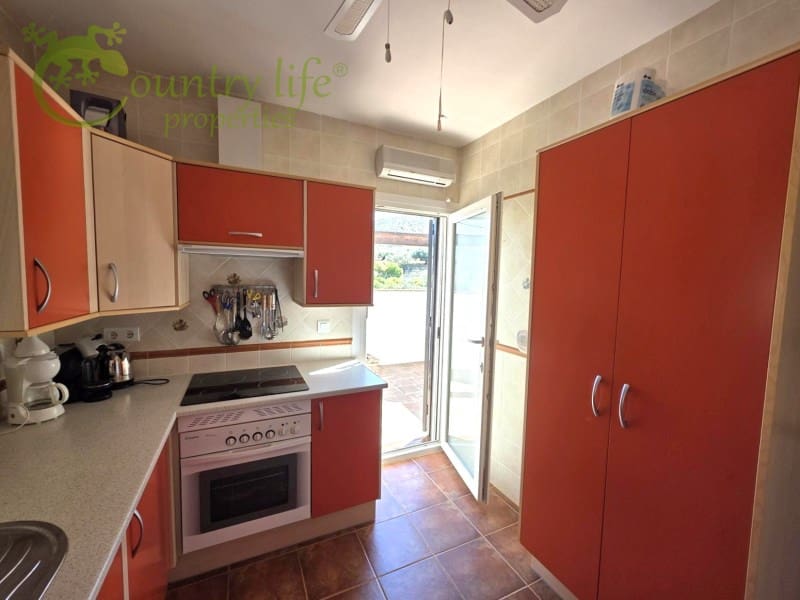 4 soveværelse Villa til salg i Alcaucin - € 335.000 (Ref: 9020940)