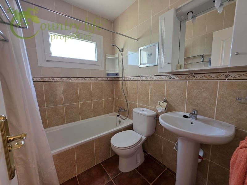 4 soveværelse Villa til salg i Alcaucin - € 335.000 (Ref: 9020940)