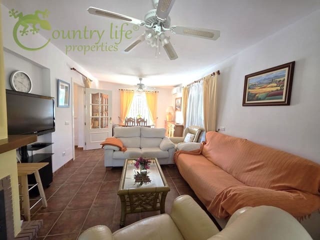 4 sypialnia Willa na sprzedaż w Alcaucín - 335 000 € (Ref: 9020940)