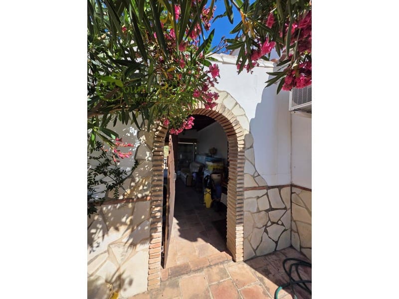 4 soveværelse Villa til salg i Alcaucin - € 335.000 (Ref: 9020940)