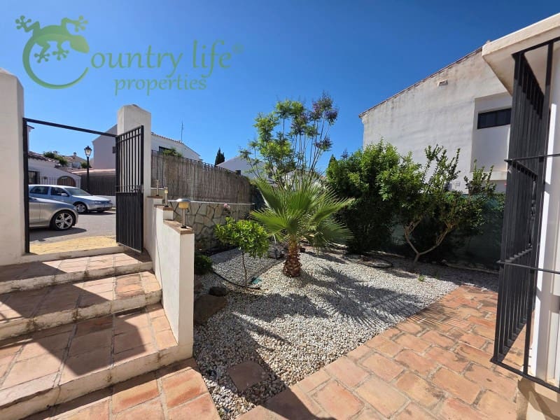 4 soveværelse Villa til salg i Alcaucin - € 335.000 (Ref: 9020940)