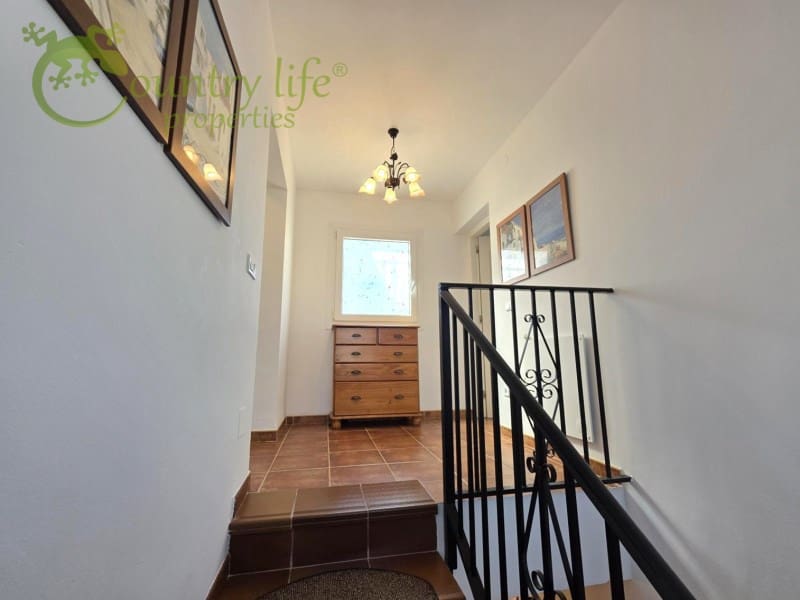 4 soveværelse Villa til salg i Alcaucin - € 335.000 (Ref: 9020940)