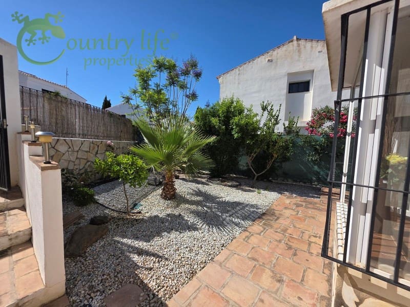 4 soveværelse Villa til salg i Alcaucin - € 335.000 (Ref: 9020940)