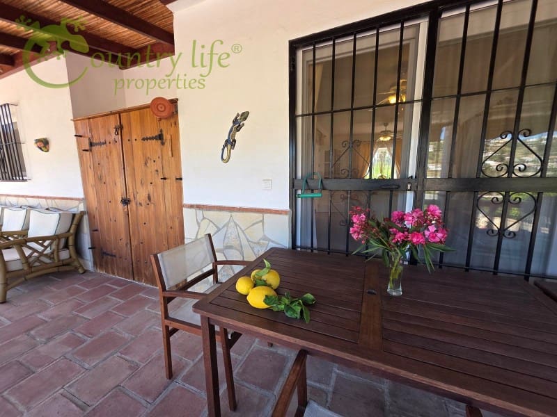 4 soveværelse Villa til salg i Alcaucin - € 335.000 (Ref: 9020940)