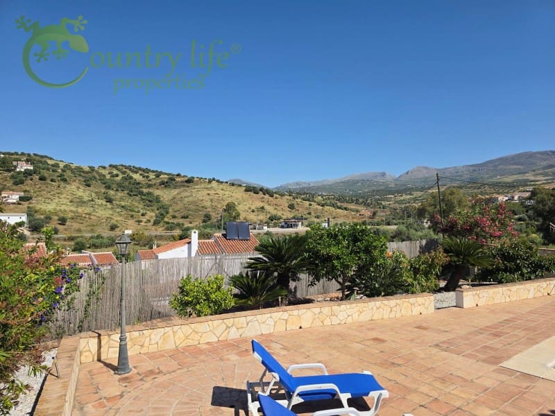 4 soveværelse Villa til salg i Alcaucin - € 335.000 (Ref: 9020940)