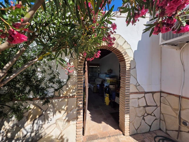 4 soveværelse Villa til salg i Alcaucin - € 335.000 (Ref: 9020940)