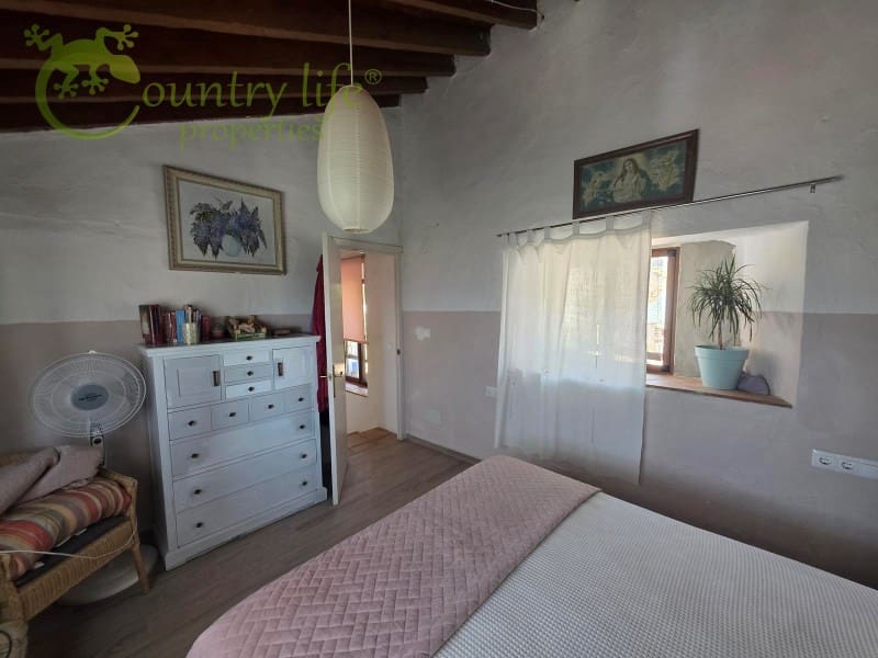 5 bedroom Finca/Country House for sale in Periana - € 395,000 (Ref: 9106777)