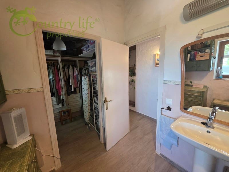 5 bedroom Finca/Country House for sale in Periana - € 395,000 (Ref: 9106777)