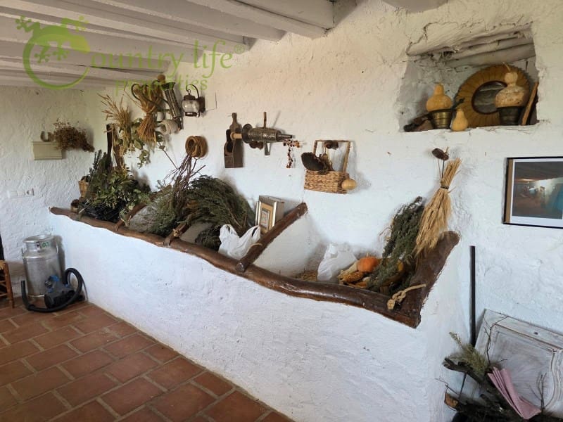 5 bedroom Finca/Country House for sale in Periana - € 395,000 (Ref: 9106777)