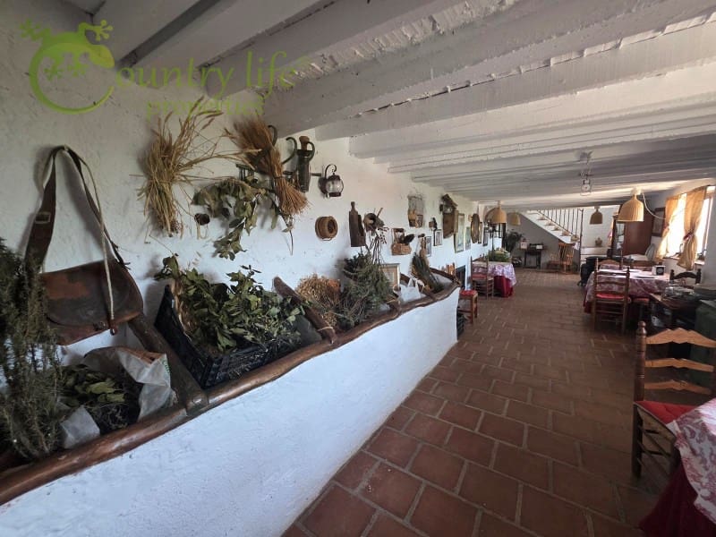 5 bedroom Finca/Country House for sale in Periana - € 395,000 (Ref: 9106777)