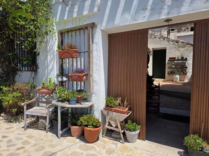 5 bedroom Finca/Country House for sale in Periana - € 395,000 (Ref: 9106777)