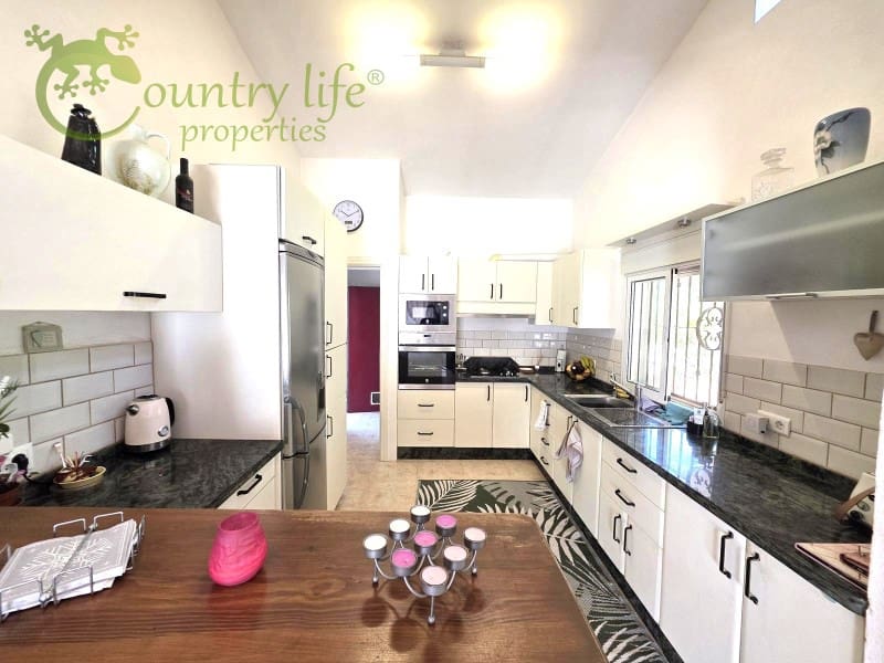 3 soveværelse Villa til salg i Vinuela - € 559.000 (Ref: 9118971)