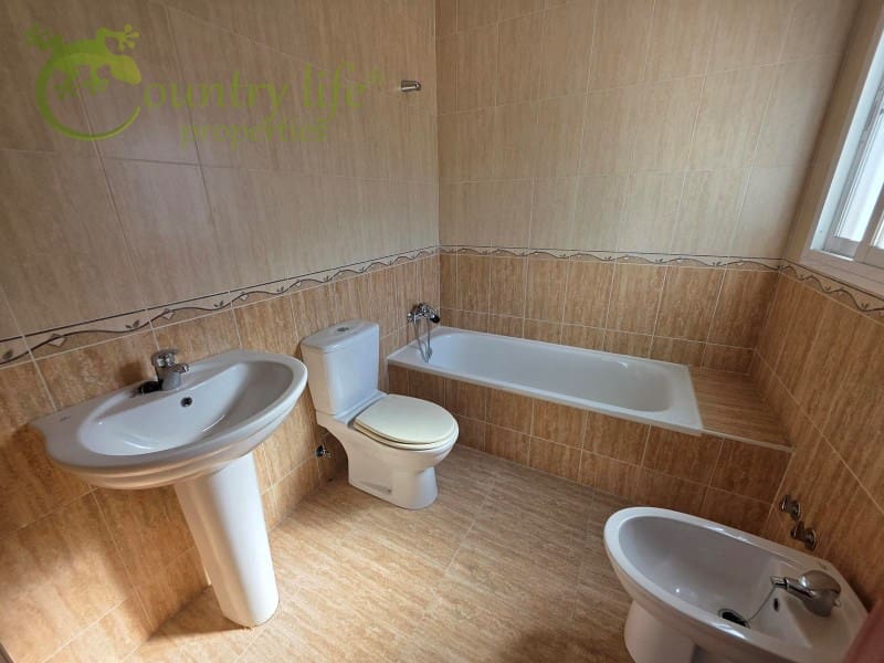 3 slaapkamer Huis te koop in Alcaucin - € 175.000 (Ref: 9173448)