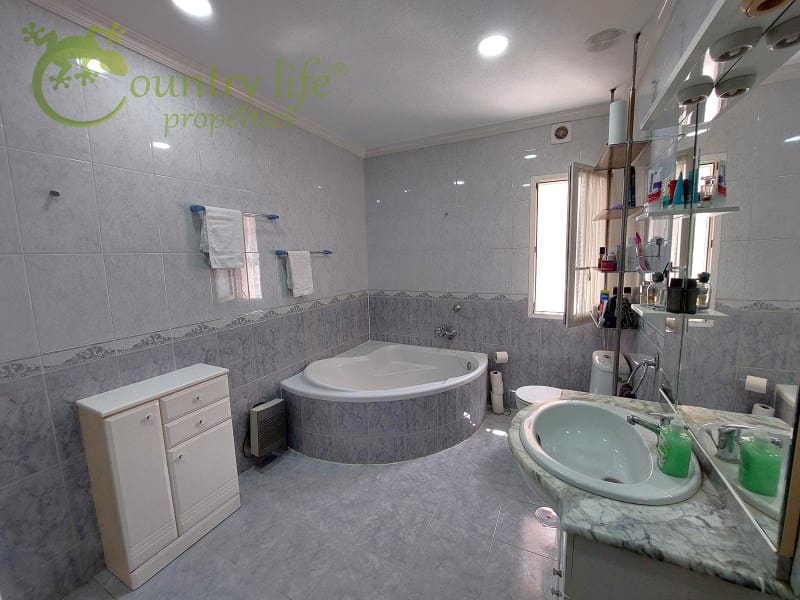 4 soverom Villa til salgs i Vinuela - € 389 000 (Ref: 9191048)