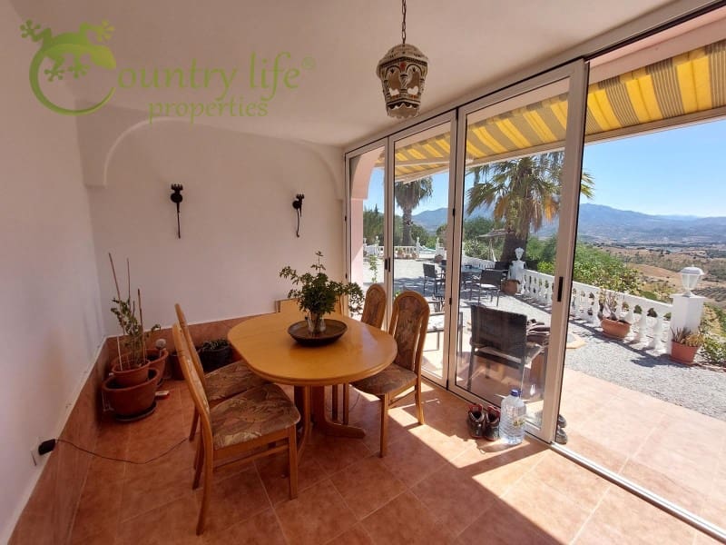 4 soverom Villa til salgs i Vinuela - € 389 000 (Ref: 9191048)