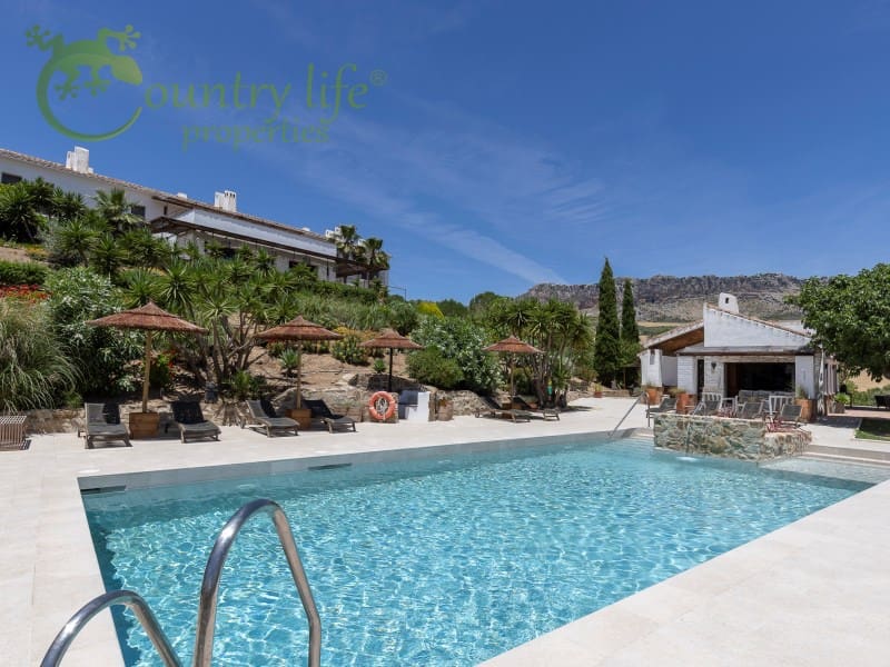 13 chambre Villa/Maison à vendre à Villanueva de la Concepcion - 2 300 000 € (Ref: 9262843)