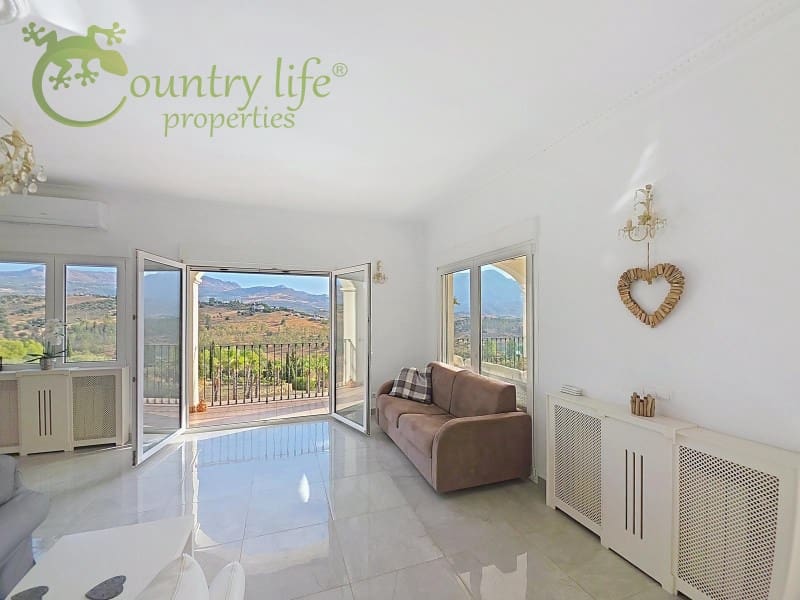 4 bedroom Villa for sale in Vinuela - € 795,000 (Ref: 9265498)