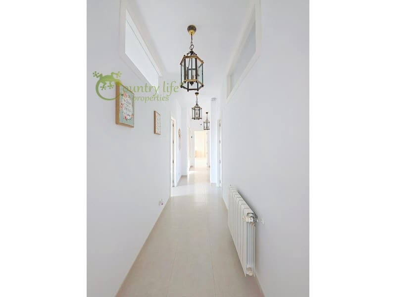 4 bedroom Villa for sale in Vinuela - € 795,000 (Ref: 9265498)