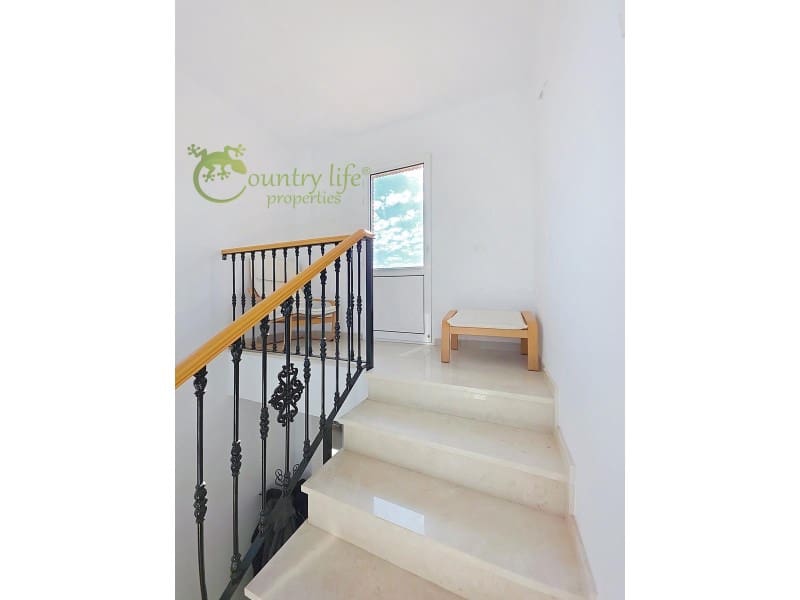 4 bedroom Villa for sale in Vinuela - € 795,000 (Ref: 9265498)