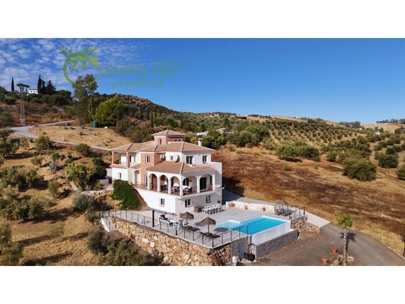 4 bedroom Villa for sale in Vinuela - € 795,000 (Ref: 9265498)