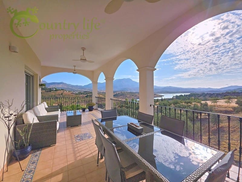 4 bedroom Villa for sale in Vinuela - € 795,000 (Ref: 9265498)
