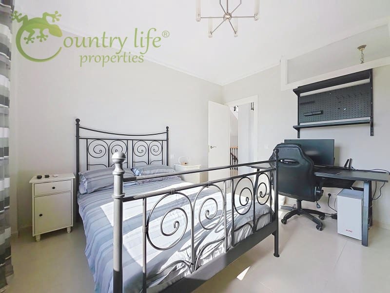 4 bedroom Villa for sale in Vinuela - € 795,000 (Ref: 9265498)