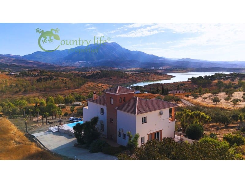 4 bedroom Villa for sale in Vinuela - € 795,000 (Ref: 9265498)