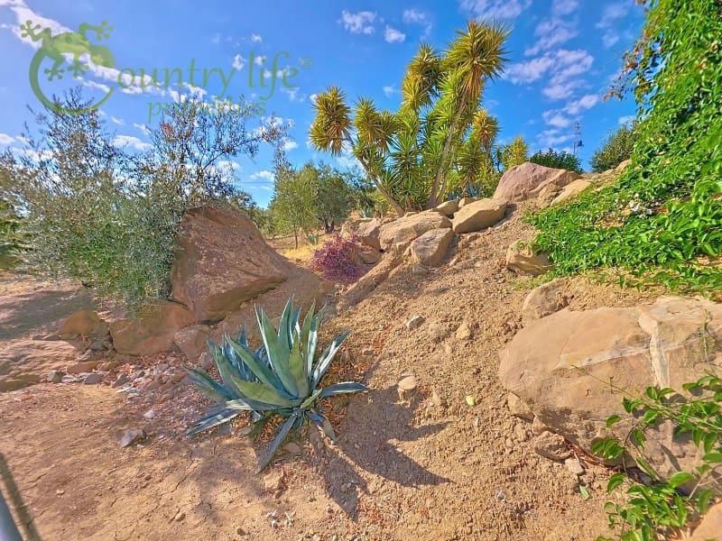 4 bedroom Villa for sale in Vinuela - € 795,000 (Ref: 9265498)