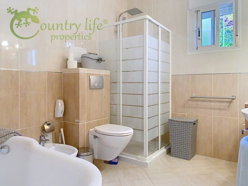 4 slaapkamer Villa te koop in Competa - € 399.000 (Ref: 9356324)