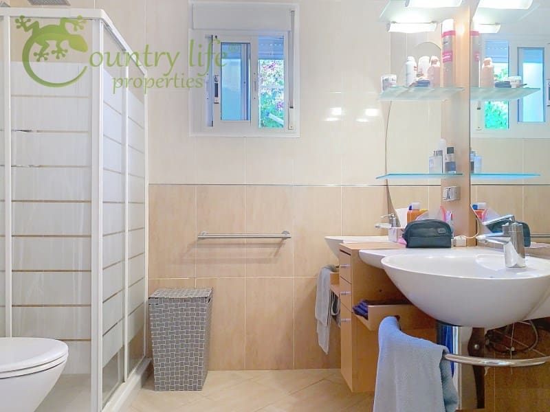 4 slaapkamer Villa te koop in Competa - € 399.000 (Ref: 9356324)