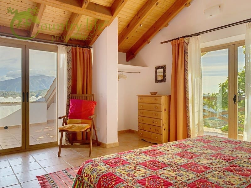 5 sovrum Villa till salu i Comares - 995 000 € (Ref: 9386006)