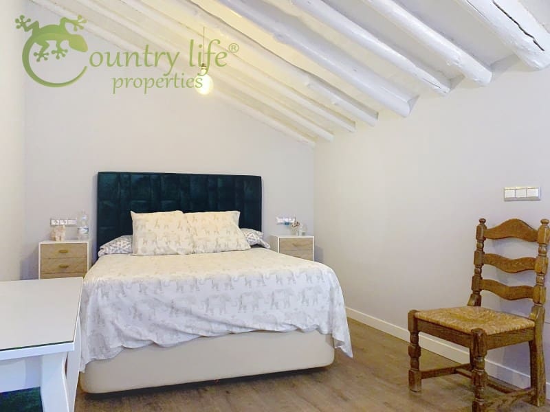 3 makuuhuone Omakotitalo myytävänä paikassa Colmenar - 228 000 € (Ref: 9411239)