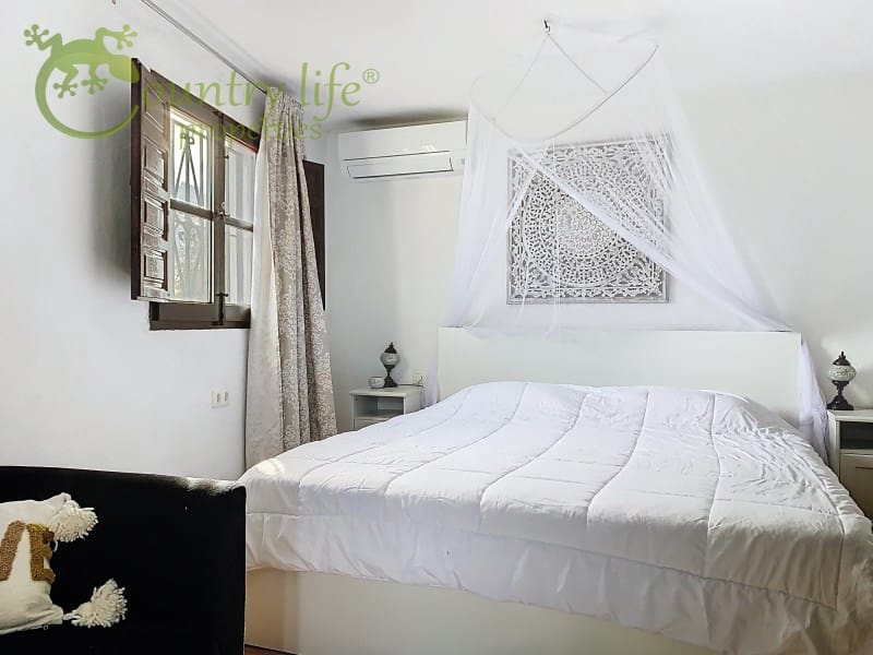 3 slaapkamer Villa te koop in Comares - € 395.000 (Ref: 9414326)