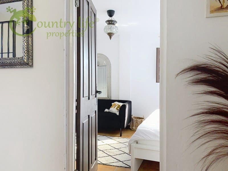 3 slaapkamer Villa te koop in Comares - € 395.000 (Ref: 9414326)