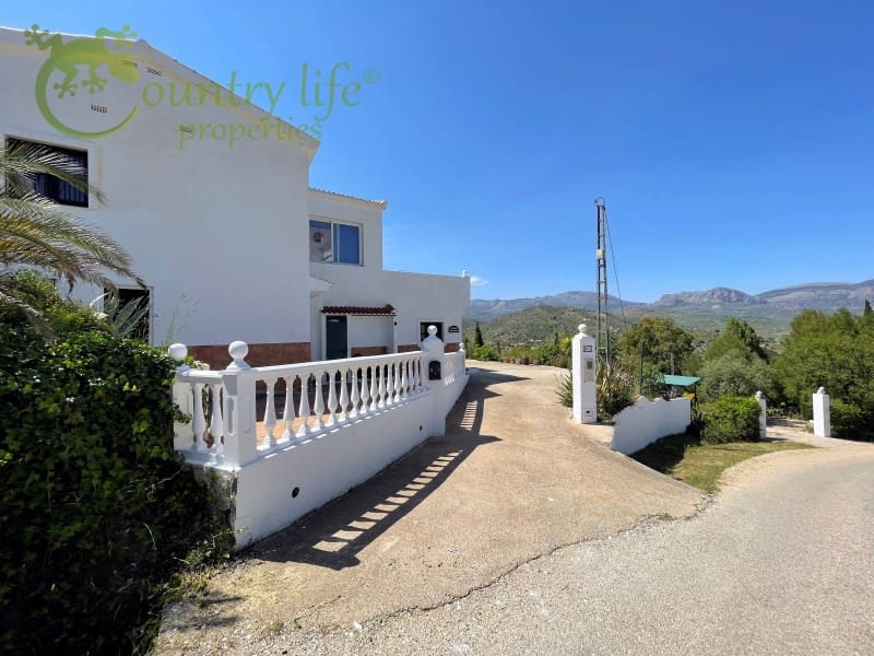 3 slaapkamer Villa te koop in Comares - € 395.000 (Ref: 9414326)