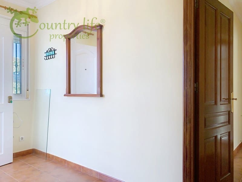 Chalet de 3 habitaciones en Cómpeta en venta - 362.000 € (Ref: 9437122)