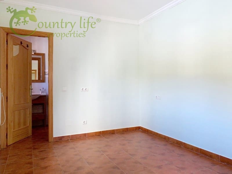 Chalet de 3 habitaciones en Cómpeta en venta - 362.000 € (Ref: 9437122)