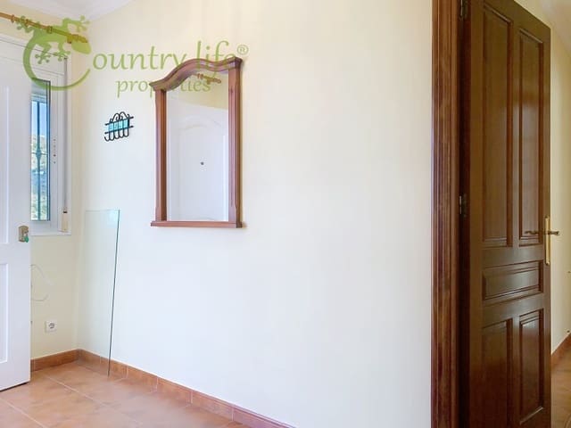 Chalet de 3 habitaciones en Cómpeta en venta - 362.000 € (Ref: 9437122)