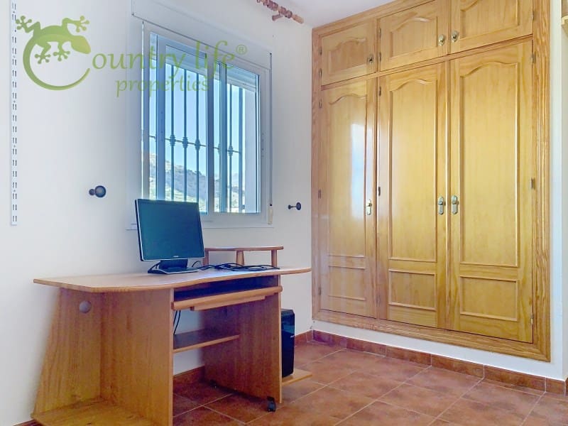 Chalet de 3 habitaciones en Cómpeta en venta - 362.000 € (Ref: 9437122)