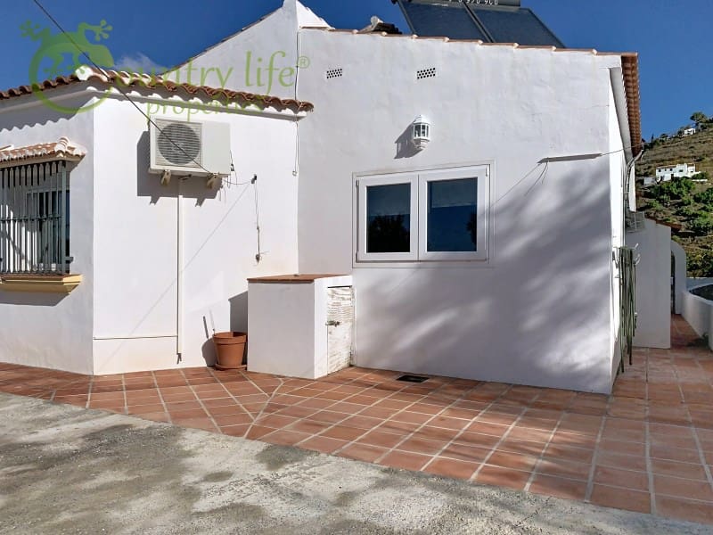 Chalet de 3 habitaciones en Cómpeta en venta - 362.000 € (Ref: 9437122)