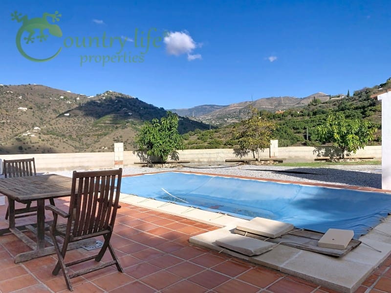 Chalet de 3 habitaciones en Cómpeta en venta - 362.000 € (Ref: 9437122)