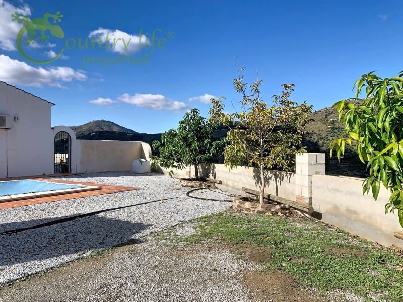 Chalet de 3 habitaciones en Cómpeta en venta - 362.000 € (Ref: 9437122)