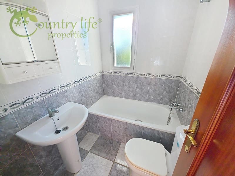 Villa te koop in Vinuela - € 339.000 (Ref: 9446671)