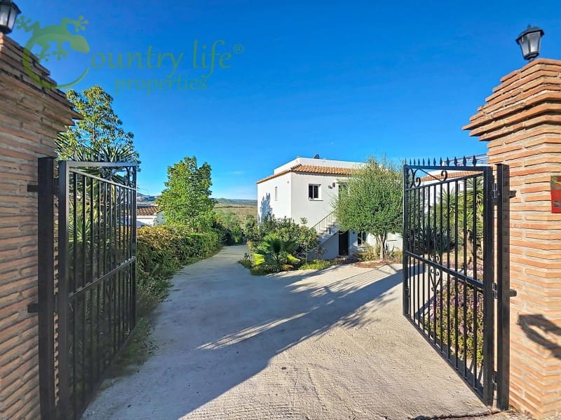 Villa te koop in Vinuela - € 339.000 (Ref: 9446671)