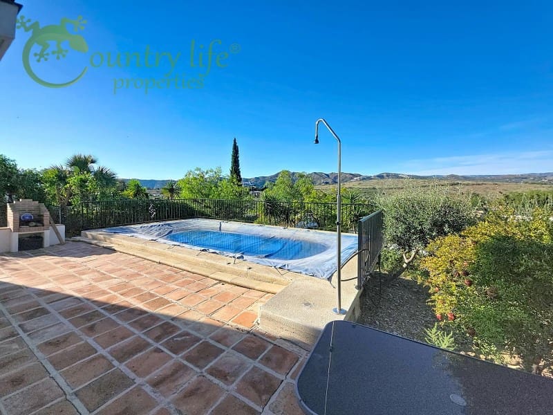 Villa te koop in Vinuela - € 339.000 (Ref: 9446671)