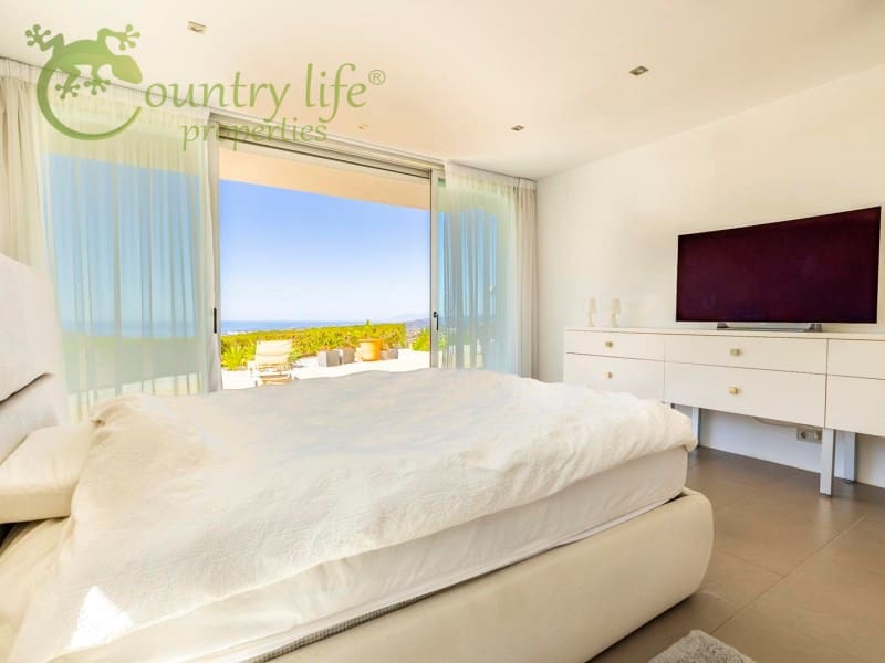 4 slaapkamer Villa te koop in Sayalonga - € 1.350.000 (Ref: 9504675)