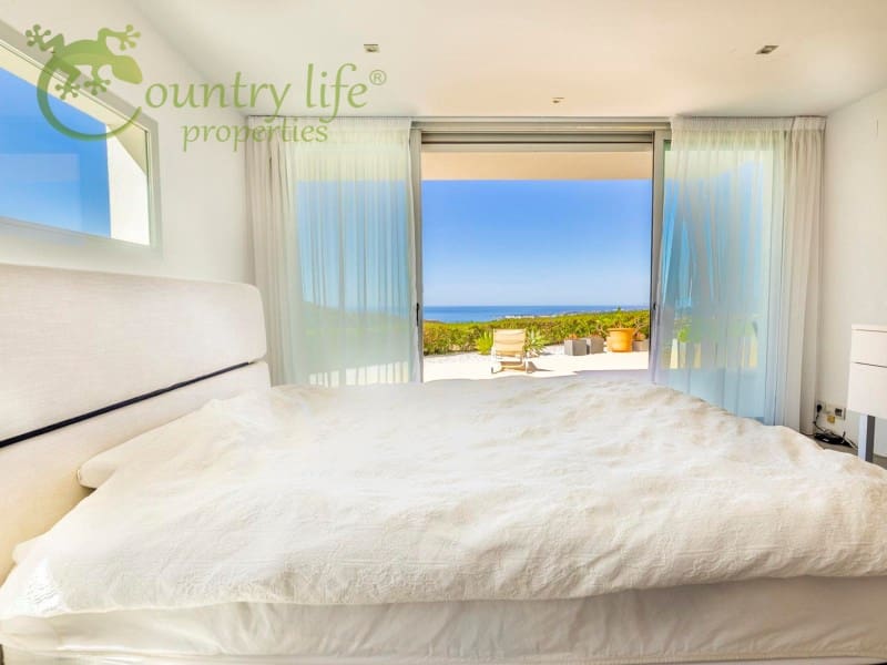 4 slaapkamer Villa te koop in Sayalonga - € 1.350.000 (Ref: 9504675)