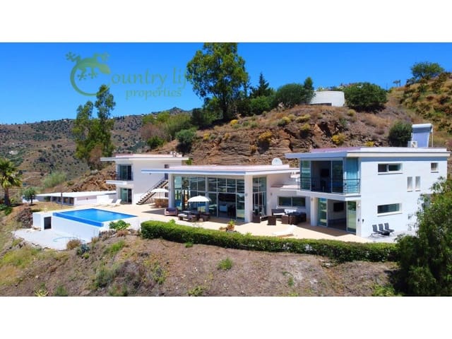 4 slaapkamer Villa te koop in Sayalonga - € 1.350.000 (Ref: 9504675)